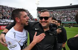Alejandro Silva y Rodrigo "Coto" Nogués en la celebración de Olimpia.