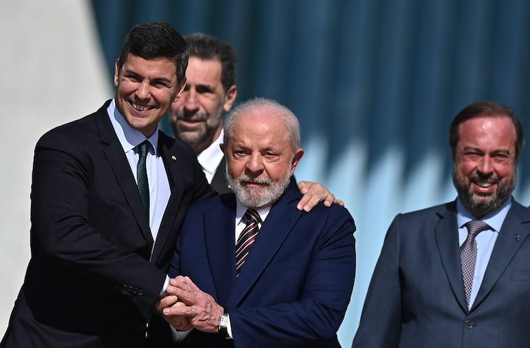 El presidente de Brasil, Luiz Inácio Lula da Silva confirmó su participación en la asunción de Santiago Peña.