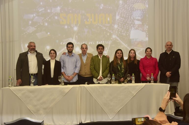 Representantes de la Asociación Barrio Mariscal y de las empresas que presentan el evento, lanzaron la segunda edición del San Juan del Barrio.
