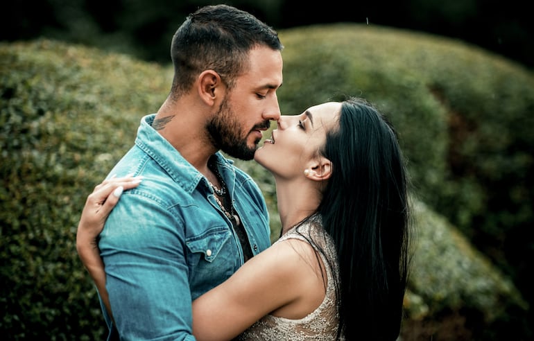 Beso, imagen ilustrativa.