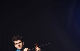 Guido Sant'Anna con la OSN
De Maripili Alonso <malonso@abc.com.py>
Destinatario foto <foto@abc.com.py>
Fecha 29-05-2024 13:12