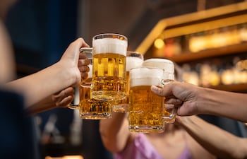 Brindis con cerveza
