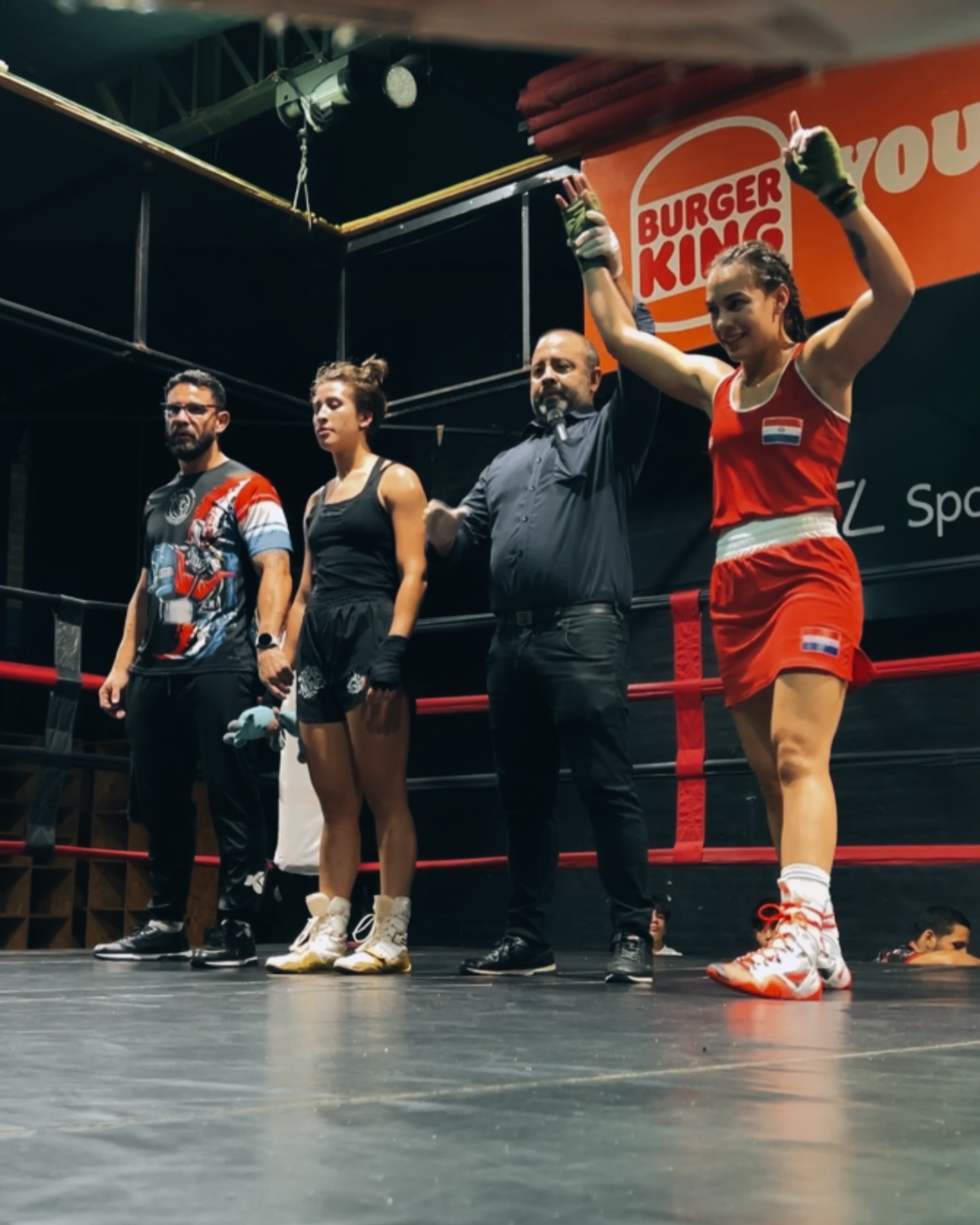 Minerva Montiel se impuso en el combate contra Jazmín Almirón.