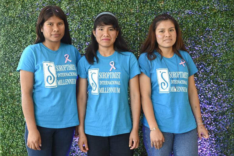 Clementina Benítez, Vidalina Melgarejo y Mariela Benítez.