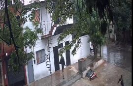 El "chespi", que fue denunciado por la familia de la casa en la que había hurtado, volvió al lugar y tomó represalias.