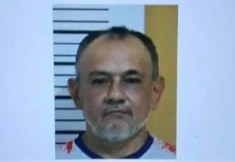 Aldo René Ibarra Cubilla en una imagen donde no se observan rostros ni emociones, con expresión seria y postura firme.