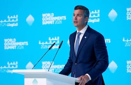 El presidente de Paraguay, Santiago Peña, durante el Foro de Inversión para América Latina y el Caribe en el marco de la Cumbre Mundial de Gobiernos, en Dubái (Emiratos Árabes Unidos).