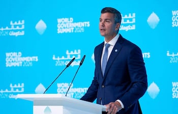 El presidente de Paraguay, Santiago Peña, durante el Foro de Inversión para América Latina y el Caribe en el marco de la Cumbre Mundial de Gobiernos, en Dubái (Emiratos Árabes Unidos).