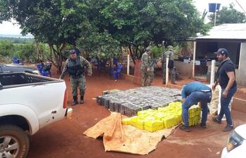 La droga fue incautada en la propiedad perteneciente a Willian Ariel Romero Fretes, en la localidad de Puerto Indio de Mbaracayú.