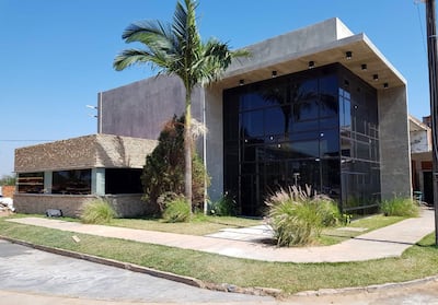 Fachada de las instalaciones de FYF, lugar en el que la economía circular es un estilo exitoso de negocios.