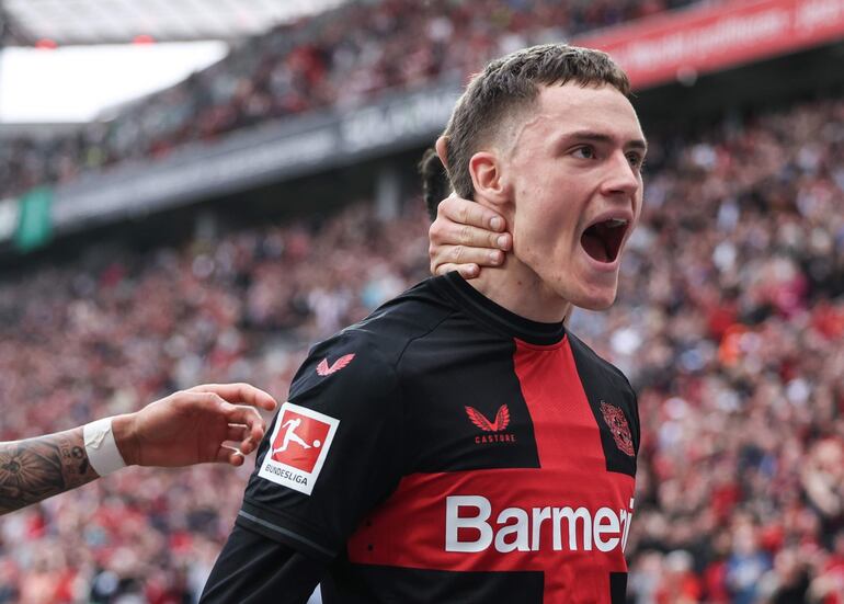 Leverkusen (Germany), 14/04/2024.- Leverkusen's Florian Wirtz celebrates scoring the 3-0 lead during the German Bundesliga soccer match between Bayer 04 Leverkusen and SV Werder Bremen in Leverkusen, Germany, 14 April 2024. (Alemania) EFE/EPA/CHRISTOPHER NEUNDORF CONDITIONS - ATTENTION: The DFL regulations prohibit any use of photographs as image sequences and/or quasi-video.
