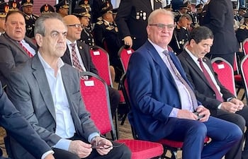 El diputado cartista Yamil Esgaib junto al Fiscal General del Estado, Emiliano Rolón.