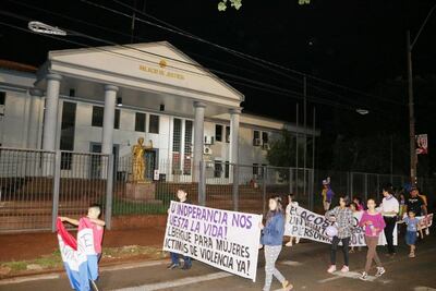 La movilización contra la violencia hacia la mujer se realiza cada año en Ciudad del Este.