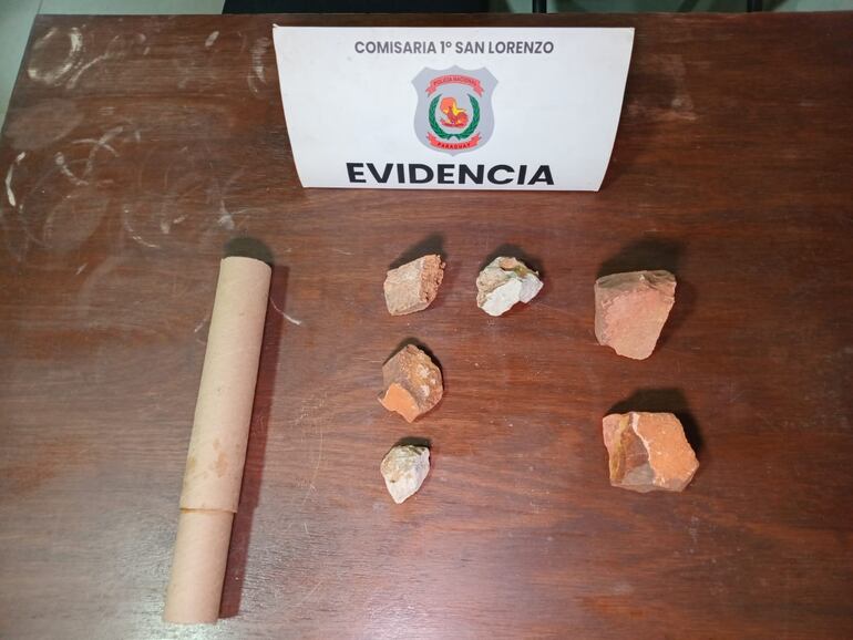 Evidencias incautadas durante el enfrentamiento.