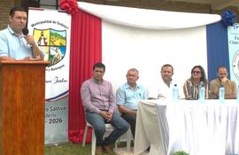 José “Pakova’i” Ledesma (izq.) en un acto a las 10:00 del 24/11/23 en Guayaybí.