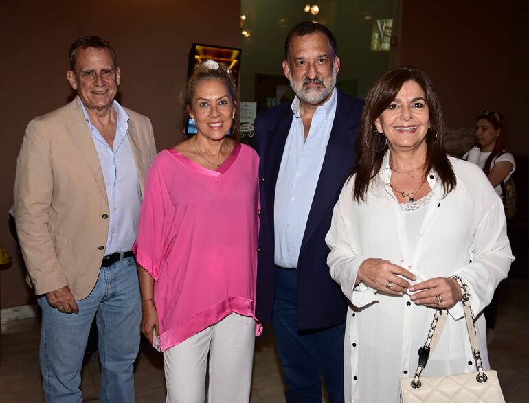 Alejandro Houston, María Elvira Mongelós, José Mongelós y Adri Barchini.