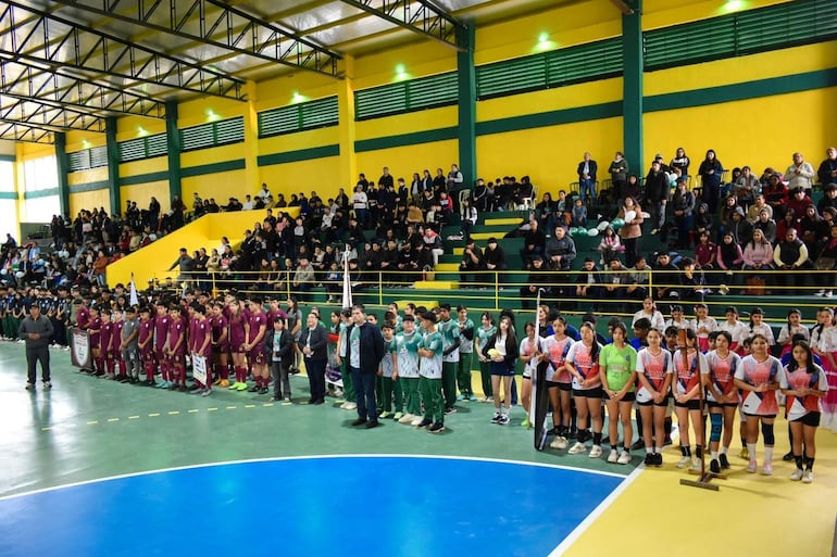 El nuevo polideportivo de Caapucú será inaugurado hoy y albergará diversas actividades deportivas.
