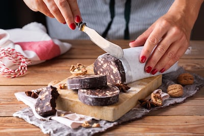 Salame de chocolate, una receta italiana.