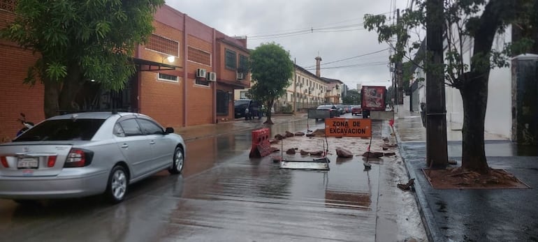 Vecinos de San Pablo dicen que la junta de dilatación del pavimento no fue construido con las dimensiones adecuadas.