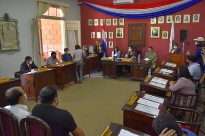 Ediles dilatan llamar a jurar a concejal suplente de Villarrica.