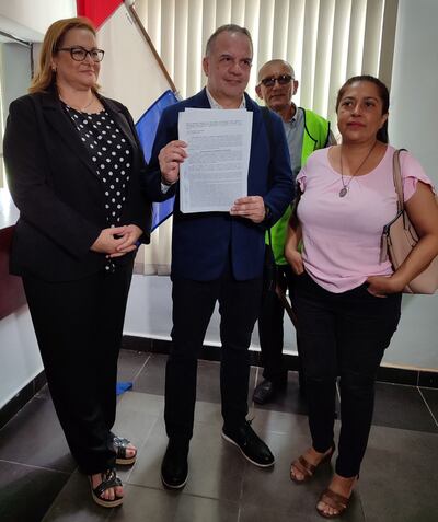 Los abogados María Ester Roa (i), Jorge Rolón Luna y Teresa Flecha hicieron la denuncia penal.