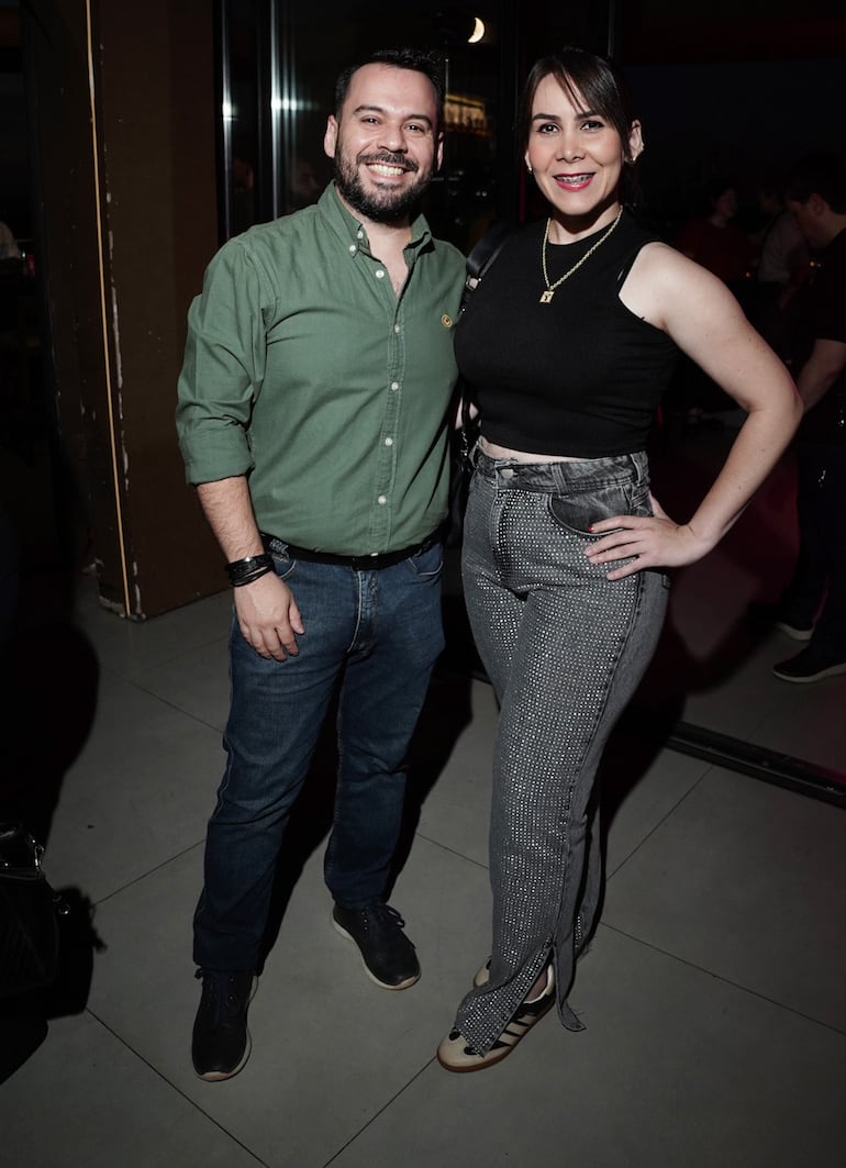 Miguel Flores y Yova López.