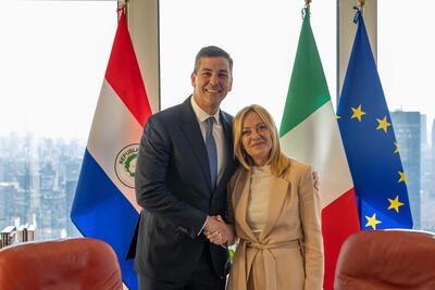 El presidente paraguayo Santiago Peña (i) y la primera ministra de Italia, Georgia Meloni, se volverán a encontrar esta tarde, en Roma. 