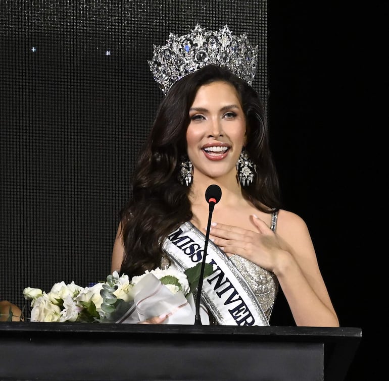 Gretha Matiauda dirigió unas palabras al público tras su coronación como Miss Universo Paraguay 2026. (Pedro González)