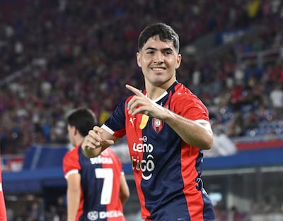 El argentino Ignacio Aliseda, futbolista de Cerro Porteño, festeja un gol en el partido frente a 2 de Mayo por la fecha 15 del torneo Apertura 2026 de la Primera División de Paraguay en el estadio La Nueva Olla, en Asunción, Paraguay.
