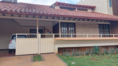 Una comitiva fiscal y policial lleva a cabo un allanamiento a la vivienda de Luis Belloto