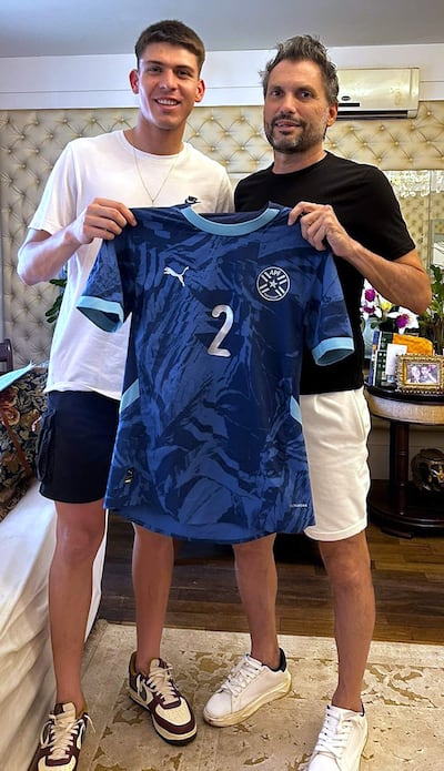 Lucas Ramón Romero Gómez con el presidente de Recoleta, Luis Antonio Vidal Velázquez.