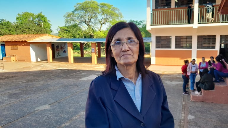La directora de la escuela y colegio San Agustín de San Antonio, María Elsa Díaz, impotente tras el ataque a la institución.