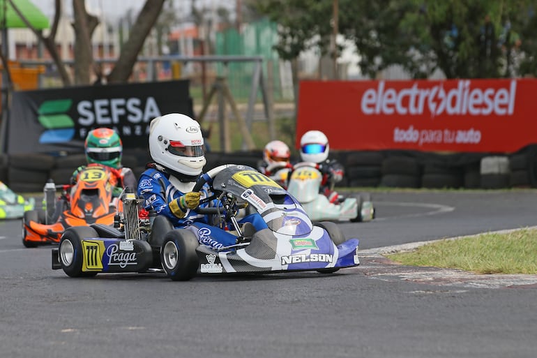 Gran trabajo de Nelson Segovia con su kart #777, para llevarse el triunfo a casa en la Rotax Micro Max.