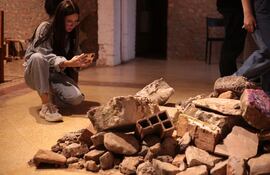 Invitan a un recorrido guiado por la muestra "Posdata".