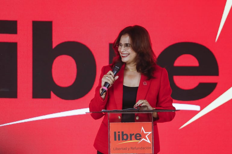 Rixi Moncada, candidata del partido oficialista Libertad y Refundación.