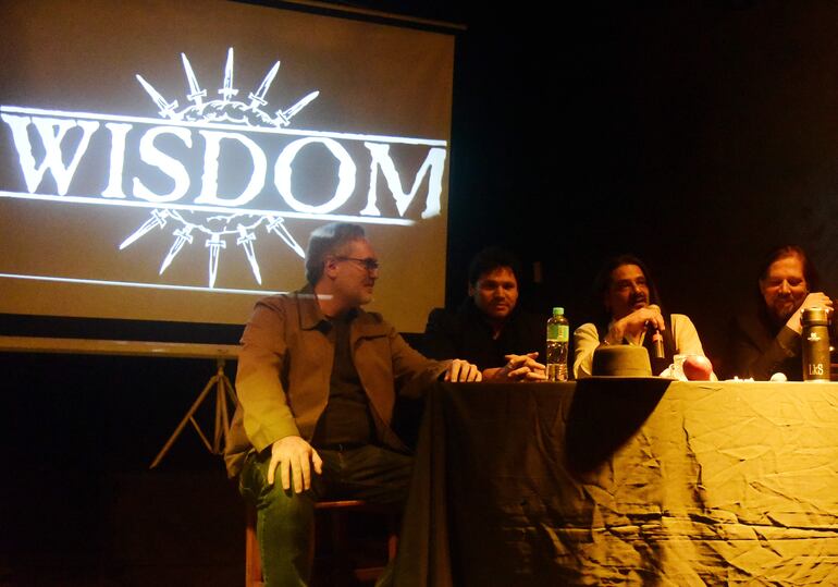 Rodrigo Carvallo, Pomber, L.K.S. y Khaos durante la conferencia de prensa.