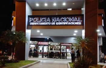 Siguen las reformas en la oficina central del Departamento de Identificaciones de la Policía Nacional.