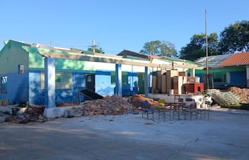 Las aulas de la Escuela Carolina Romero de San Lorenzo siguen sin ser techadas en su totalidad.