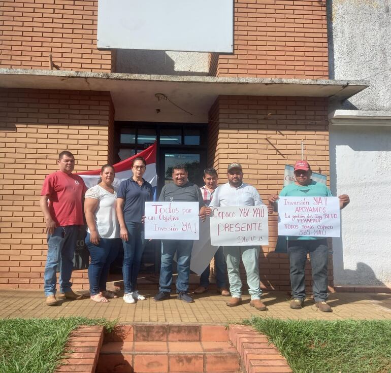 Funcionarios del interior se sumaron a la movilización.