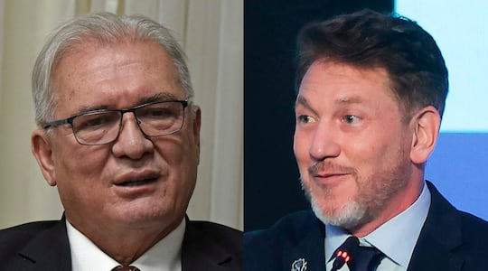 El fiscal general, Emiliano Rolón y el presidente de la Conmebol, Alejandro Domínguez