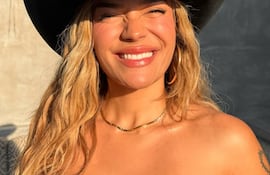 Karol G, feliz en el Lanzamiento oficial de su tequila 200 copas en San Miguel de Allende.