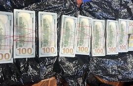El dinero estaba distribuido en fajos de US$ 10.000.