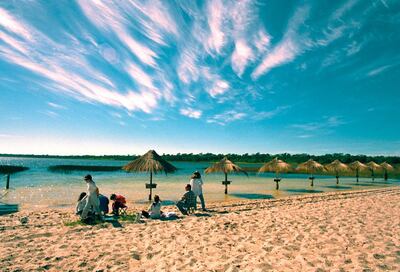 SENATUR solicita declarar feriados el 26 de diciembre y 2 de enero para impulsar el turismo interno y la economía nacional.