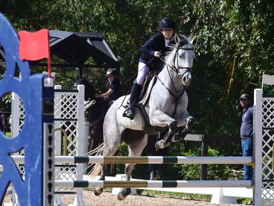 Azul Sabrina Ayala del ACA, ayer se ubicó tercera en 1.00 metro.