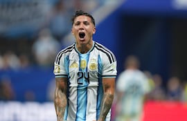 El centrocampista argentino Enzo Fernández celebra tras marcar el 3-2. durante el partido de octavos de final del Mundial 2026 que Argentina y Egipto han disputado este martes en el Atlanta Stadium.