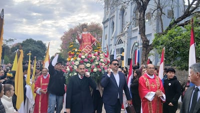 Al término de la Misa Central se realizó la tradicional procesión por las principales calles de la ciudad de San Lorenzo.