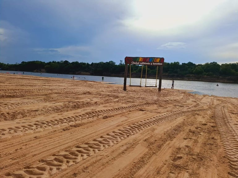 Cruzar el río Tebicuary en balsa desde María Antonia es un proyecto que esperan concretar