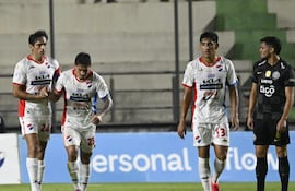 Roque Santa Cruz (24), futbolista de Nacional, celebra un gol en el partido frente a Olimpia por la fecha 2 del torneo Clausura 2026 de la Primera División de Paraguay en el estadio Arsenio Erico, en Asunción, Paraguay.