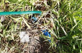 Conexión clandestina en San Antonio. La Essap dice que hay 9.000 y que afectan el sistema.