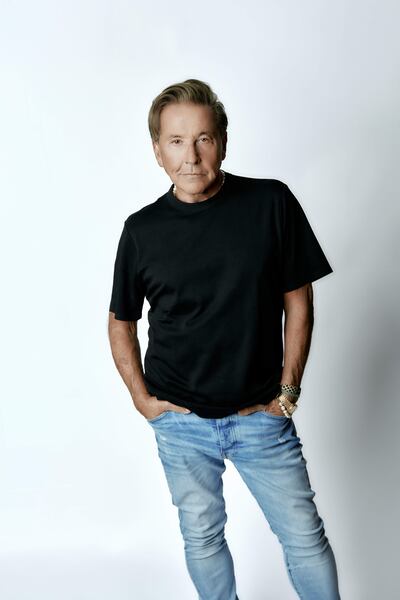 El cantautor venezolano-argentino Ricardo Montaner quien anunció su regreso a los escenarios con la gira 'El último regreso World Tour 2026', que comenzará el 21 de febrero en Buenos Aires y recorrerá más de veinte ciudades de América y Europa. Una de sus paradas será Asunción.